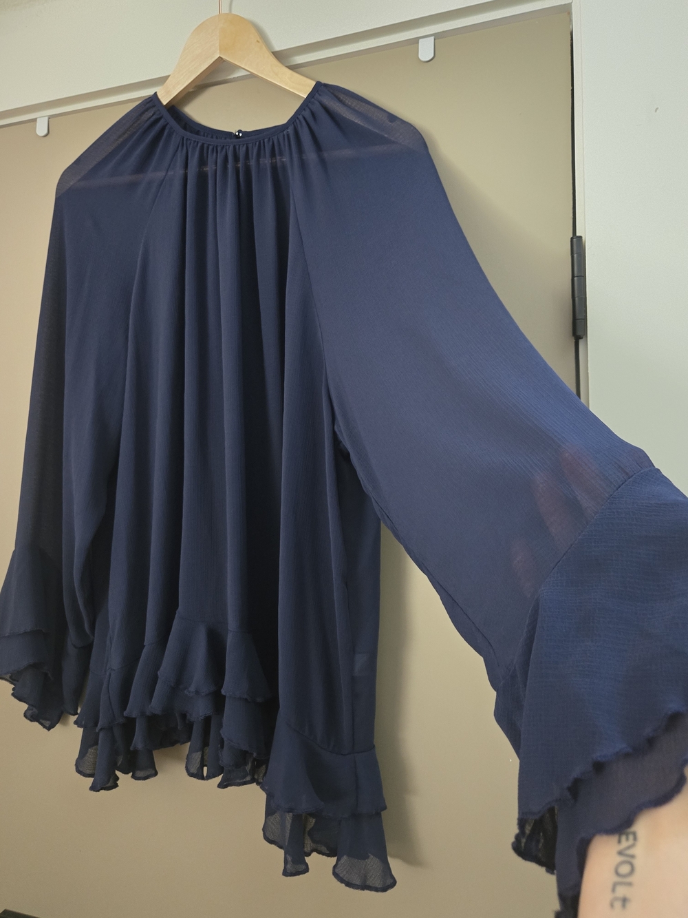 Torrid Size 1 Navy Sheer Chiffon Ruffle Hem Long Sleeve Blouse